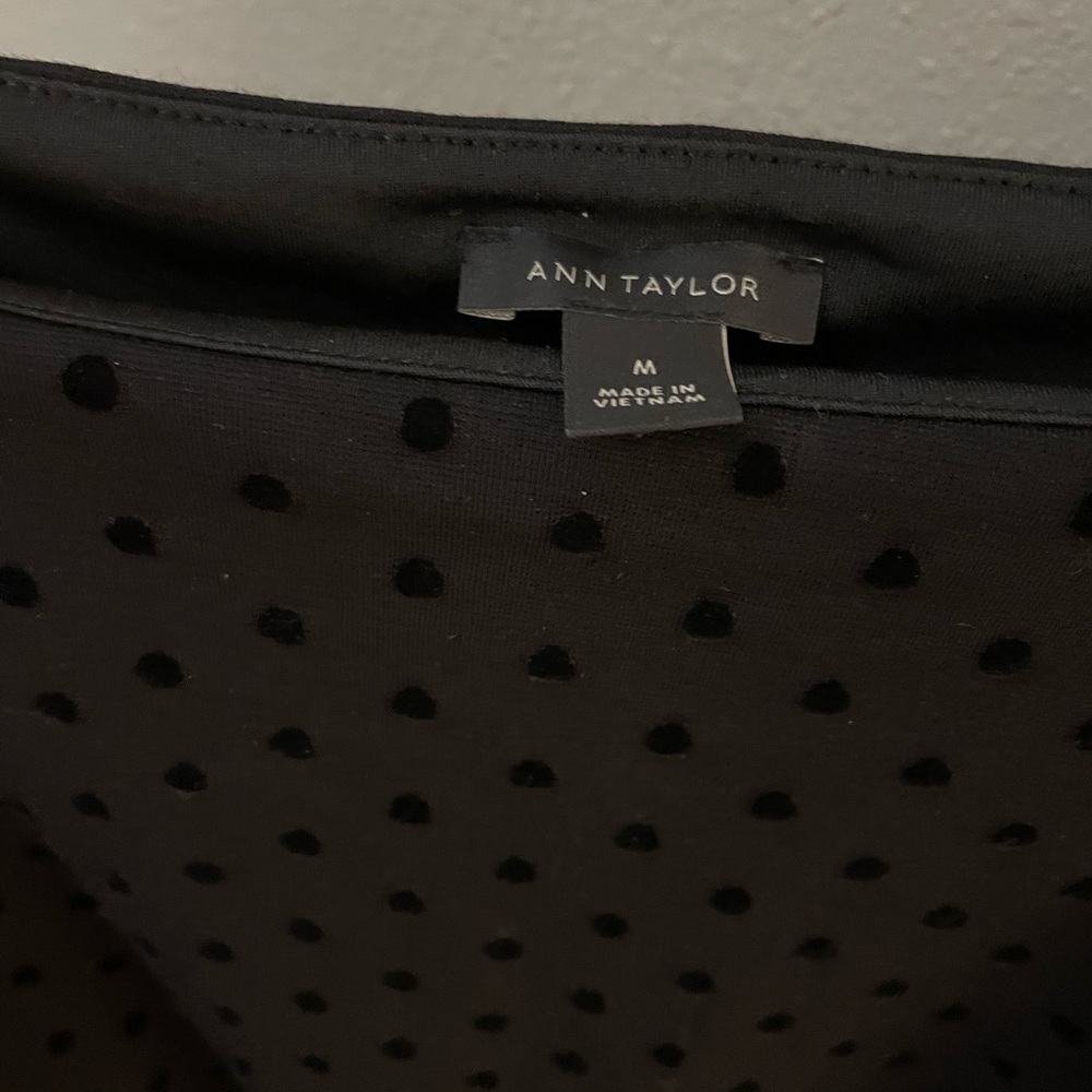 Ann Taylor Black Swiss Dot Boatneck Blouse Gathered Shoulder & 3/4 Sleeve Sz M - Picture 4 of 12